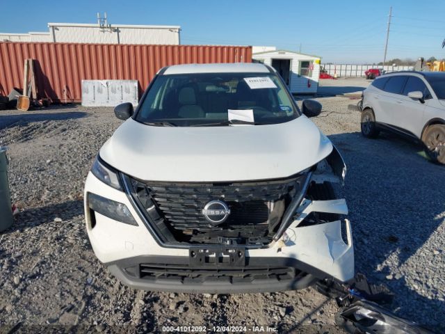 5N1BT3AA3PC798975 Nissan Rogue S Fwd