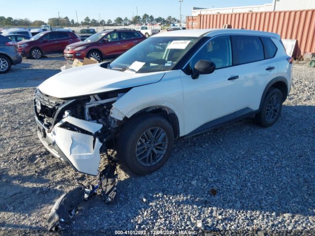 5N1BT3AA3PC798975 Nissan Rogue S Fwd