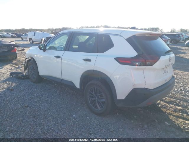 5N1BT3AA3PC798975 Nissan Rogue S Fwd