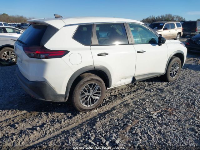 5N1BT3AA3PC798975 Nissan Rogue S Fwd