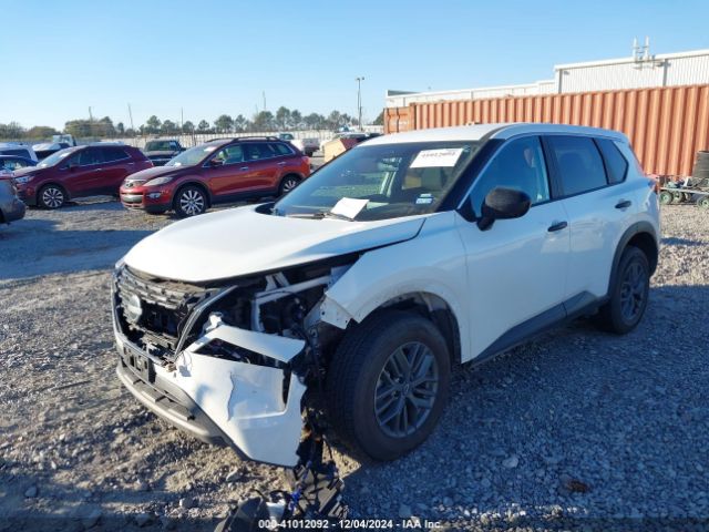 5N1BT3AA3PC798975 Nissan Rogue S Fwd