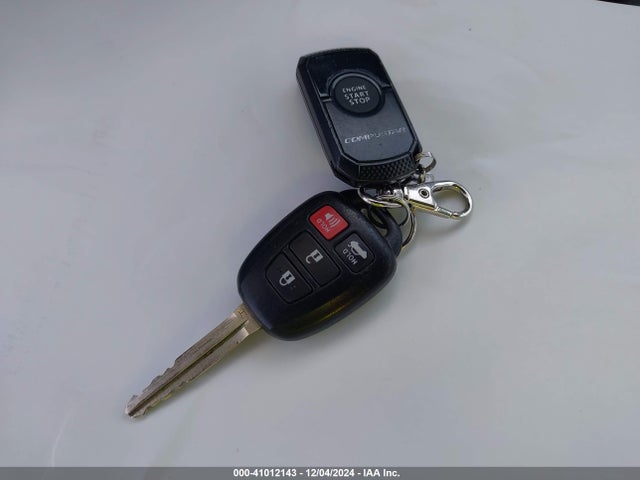 Toyota COROLLA LE 2015 2T1BURHE9FC429931 Image 11