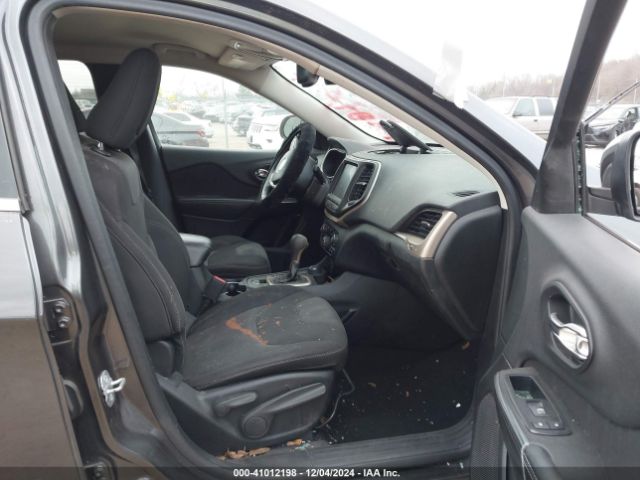 1C4PJMCB8EW167730 Jeep Cherokee Latitude