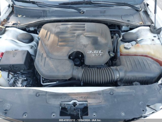 2C3CDXBGXKH696504 Dodge Charger Sxt Rwd