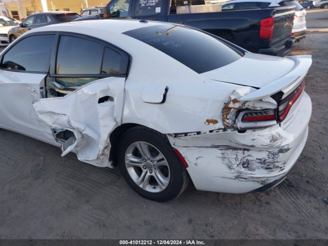 2C3CDXBGXKH696504 Dodge Charger Sxt Rwd