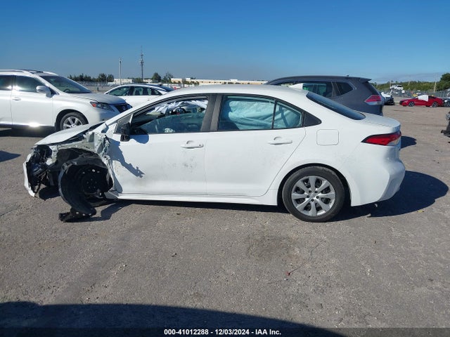 Toyota COROLLA LE 2021 5YFEPMAE9MP256636 Image 14