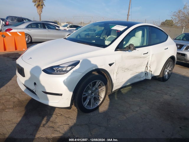 2022 TESLA MODEL Y 7SAYGAEE0NF381840 Photo 1