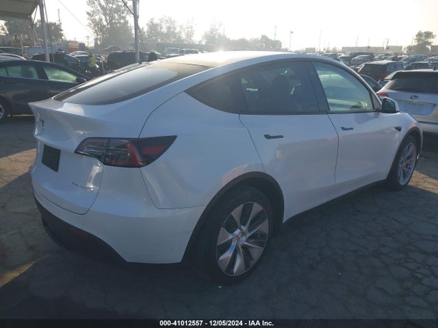 2022 TESLA MODEL Y 7SAYGAEE0NF381840 Photo 3