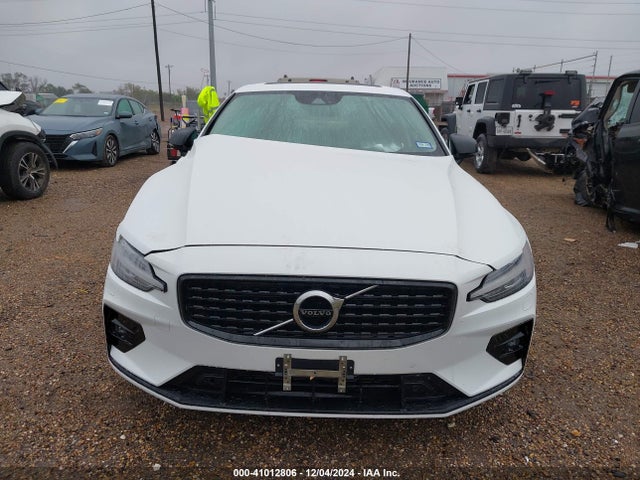 7JRL12FZ1NG160853 Volvo S60 B5 Momentum