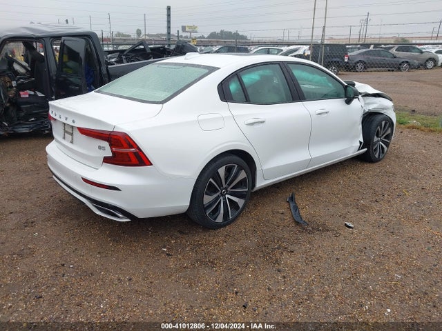 7JRL12FZ1NG160853 Volvo S60 B5 Momentum
