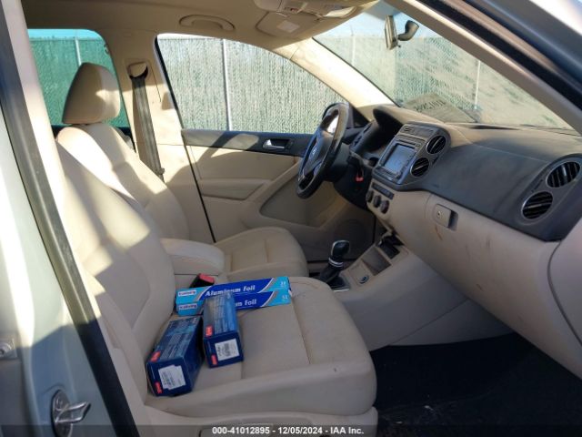 WVGBV3AX5EW532092 Volkswagen TIGUAN SE