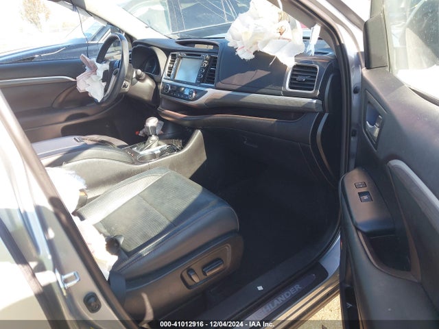 Toyota Highlander Limited Platinum 2019 5TDDZRFH9KS723435 Image 5