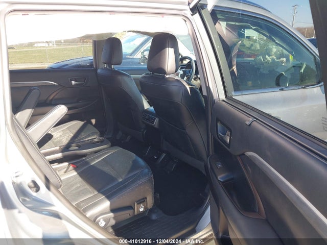 Toyota Highlander Limited Platinum 2019 5TDDZRFH9KS723435 Image 8