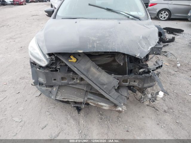 1FADP3K25GL216549 Ford FOCUS SE