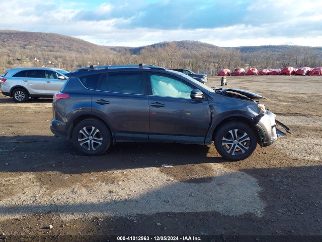 Toyota RAV4 LE 2017 2T3BFREV2HW551523 Image 13