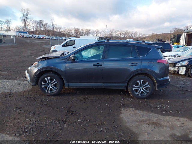Toyota RAV4 LE 2017 2T3BFREV2HW551523 Image 14