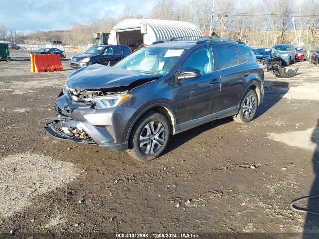 Toyota RAV4 LE 2017 2T3BFREV2HW551523 Image 2