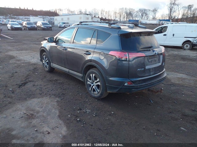 Toyota RAV4 LE 2017 2T3BFREV2HW551523 Image 3