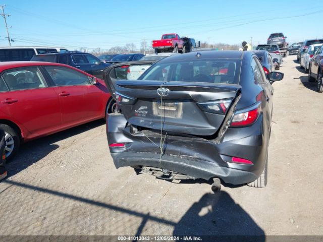 3MYDLBYV8LY707895 Toyota YARIS LE