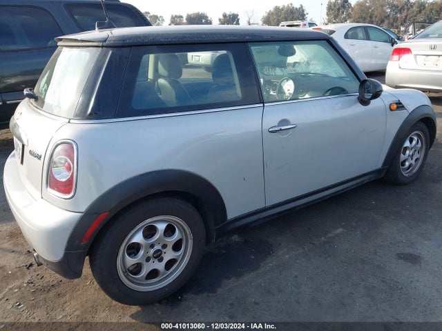 2013 MINI HARDTOP WMWSU3C55DT690657 Photo 3