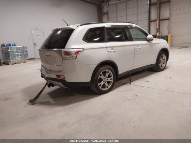 JA4AD3A30FZ013333 Mitsubishi Outlander Se