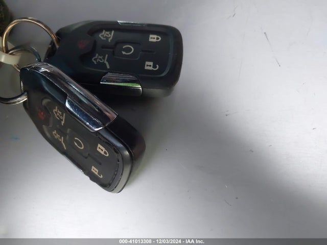 1GNSKBKC2JR277646 Chevrolet Tahoe Lt