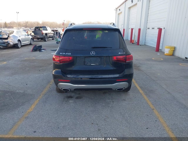 W1N4M4HB7LW037978 Mercedes-Benz Glb 250 4matic