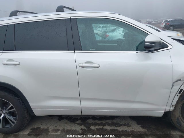 Toyota Highlander Xle V6 2016 5TDJKRFH7GS303929 Image 13