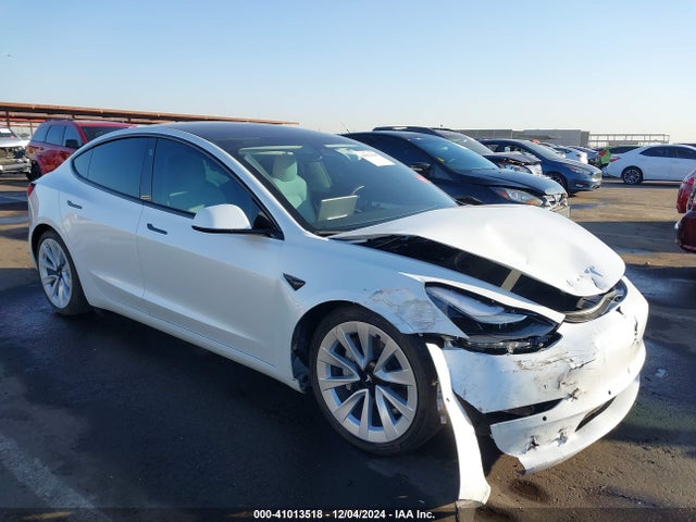 2022 TESLA MODEL 3 5YJ3E1EB3NF136615 Photo 0