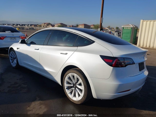 2022 TESLA MODEL 3 5YJ3E1EB3NF136615 Photo 2