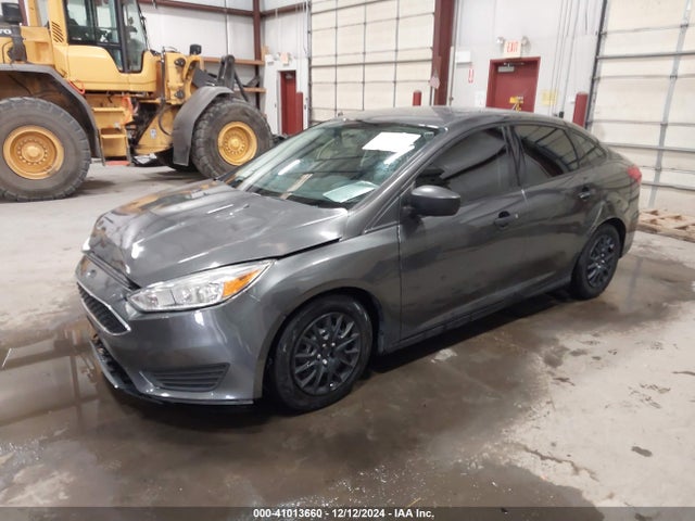 Ford FOCUS S 2015 1FADP3E23FL364225 Image 2