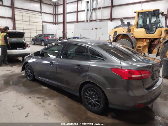 Ford FOCUS S 2015 1FADP3E23FL364225 Image 3