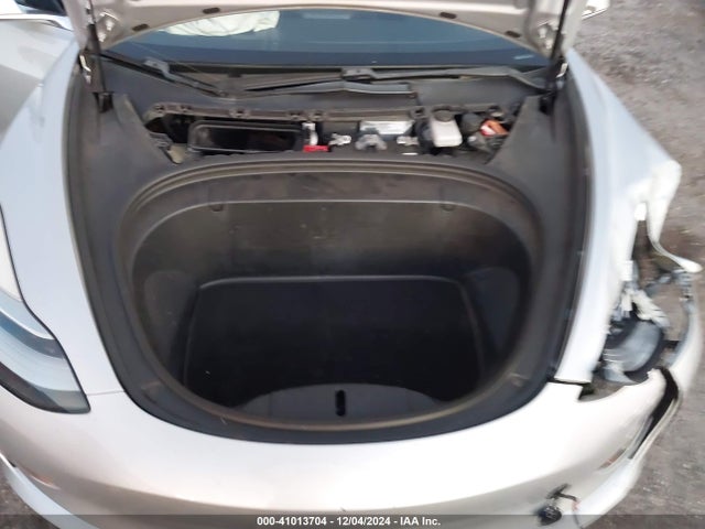 2018 TESLA MODEL 3 5YJ3E1EB5JF065265 Photo 9