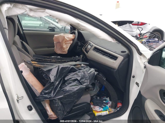 Honda HR-V LX 2018 3CZRU6H33JM727459 Image 5