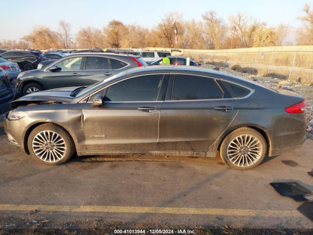 3FA6P0LU6HR229403 Ford Fusion Hybrid Se