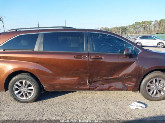 5TDBRKEC6MS007261 Toyota SIENNA LE