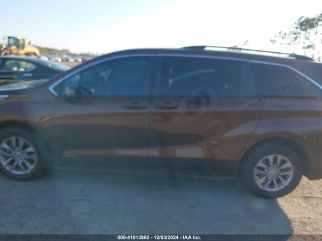 5TDBRKEC6MS007261 Toyota SIENNA LE