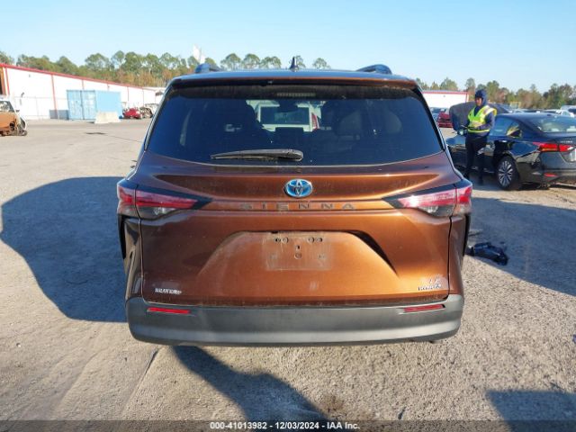 5TDBRKEC6MS007261 Toyota SIENNA LE