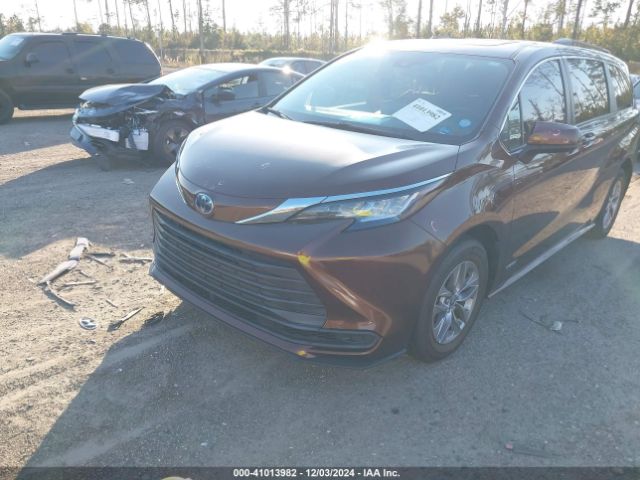 5TDBRKEC6MS007261 Toyota SIENNA LE