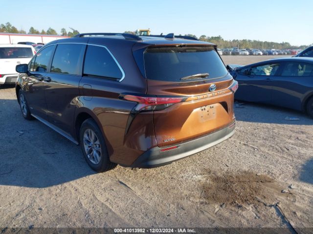 5TDBRKEC6MS007261 Toyota SIENNA LE