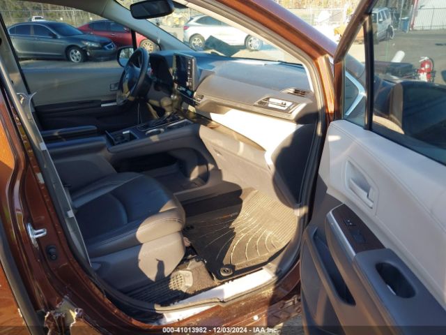 5TDBRKEC6MS007261 Toyota SIENNA LE