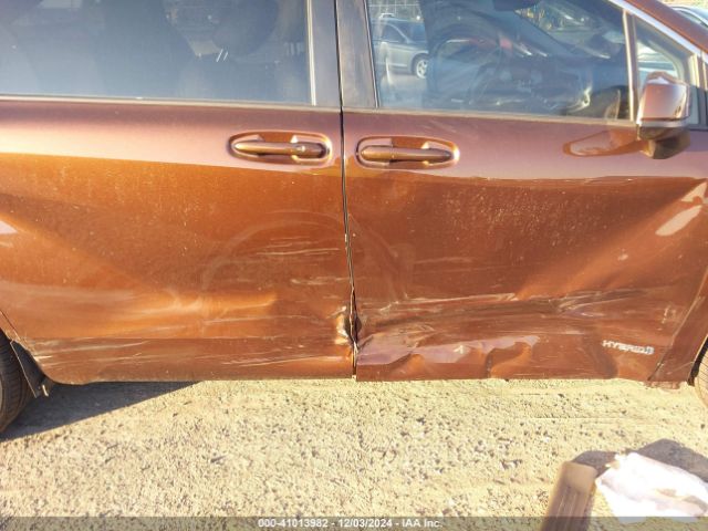 5TDBRKEC6MS007261 Toyota SIENNA LE