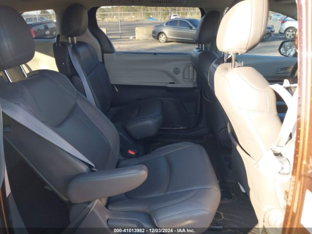 5TDBRKEC6MS007261 Toyota SIENNA LE