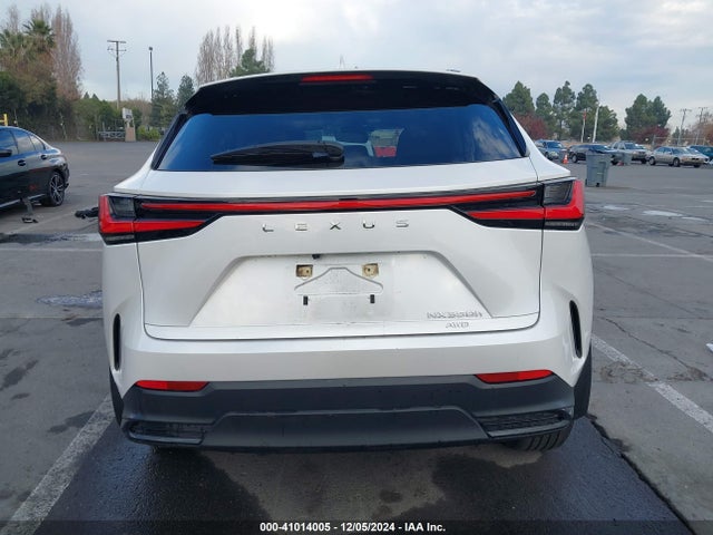 Lexus NX 350H 2022 JTJAKCEZ7N5003895 Image 16