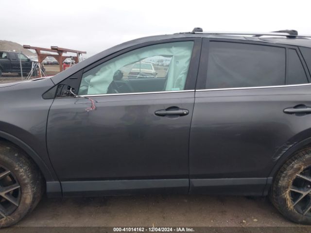 2T3JFREV1GW439242 Toyota RAV4 SE