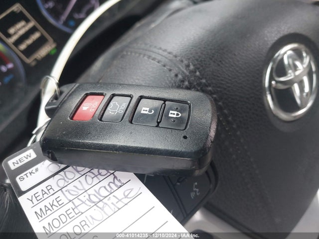 5TDKZRFHXKS565808 Toyota Highlander Xle