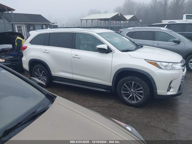5TDKZRFHXKS565808 Toyota Highlander Xle