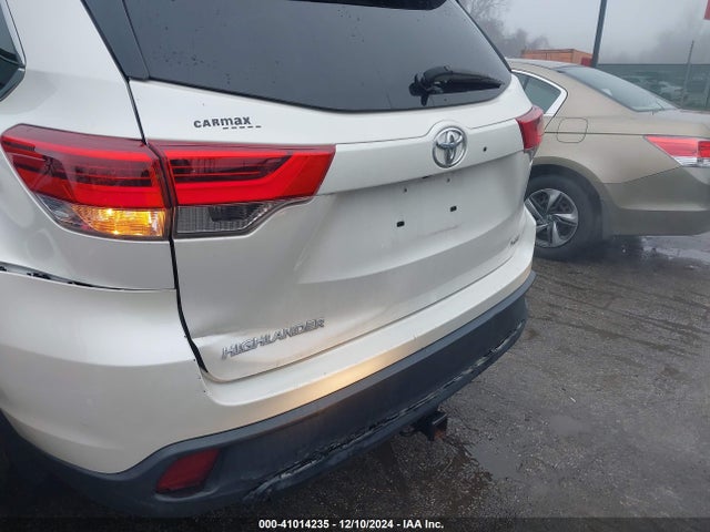 5TDKZRFHXKS565808 Toyota Highlander Xle