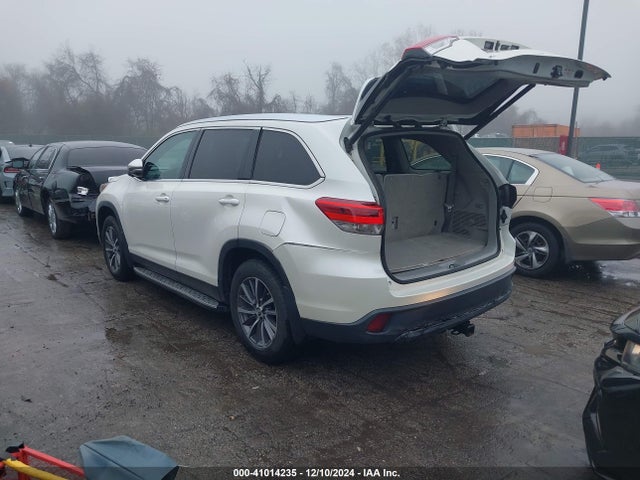 5TDKZRFHXKS565808 Toyota Highlander Xle