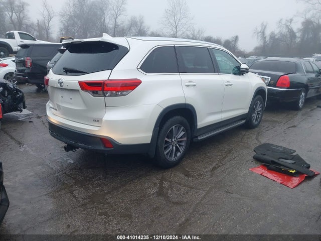 5TDKZRFHXKS565808 Toyota Highlander Xle